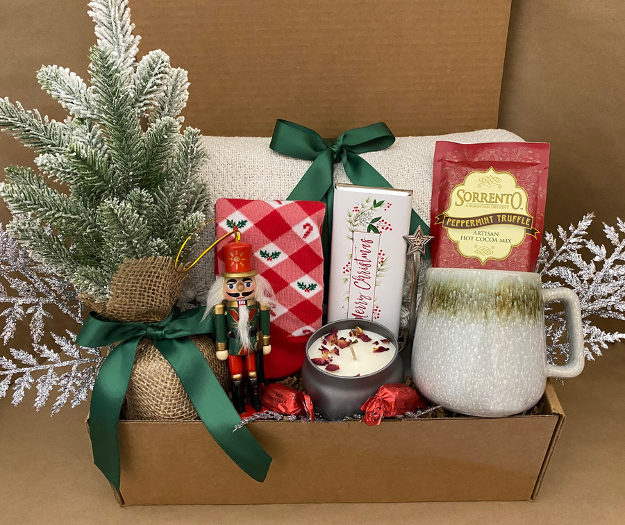 Emerald Christmas Gift Box for Her, Holiday Box For Daughter, Christmas Best Friend Gift, Christmas Box For Daughter, Mini Christmas Tree Gift Box